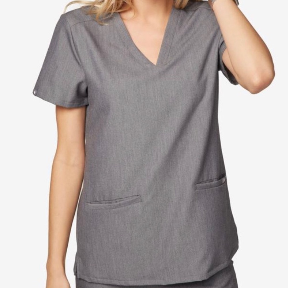 FIGS Scrub Casma Three Pocket Top in Charcoal Grey